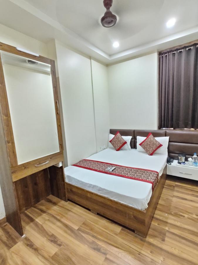 Hotel 56 - 200 Meter From Golden Temple Amritsar Bagian luar foto