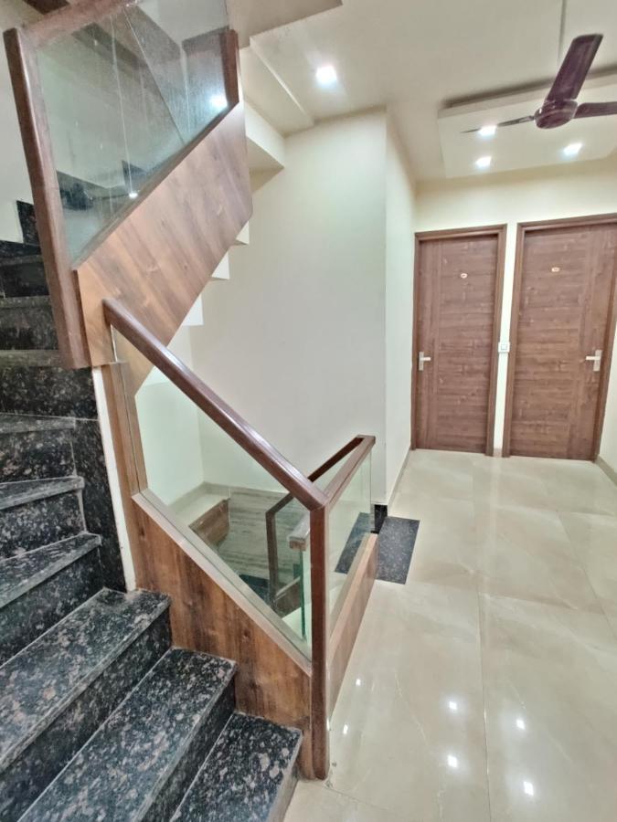 Hotel 56 - 200 Meter From Golden Temple Amritsar Bagian luar foto