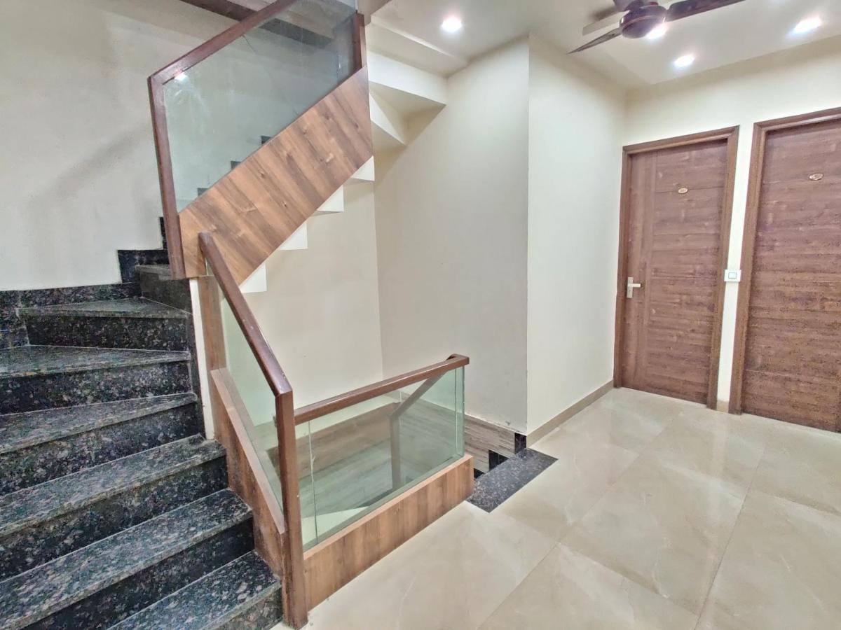 Hotel 56 - 200 Meter From Golden Temple Amritsar Bagian luar foto