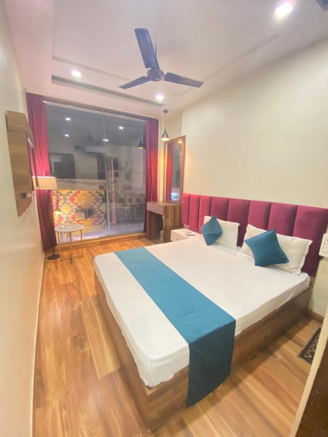Hotel 56 - 200 Meter From Golden Temple Amritsar Bagian luar foto
