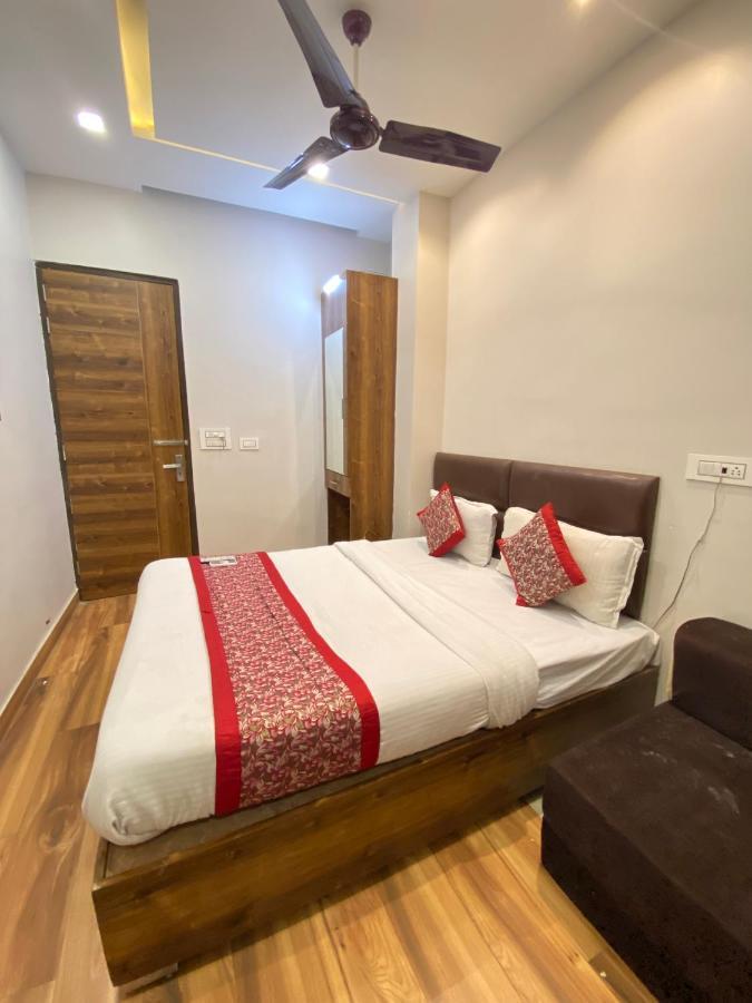 Hotel 56 - 200 Meter From Golden Temple Amritsar Bagian luar foto