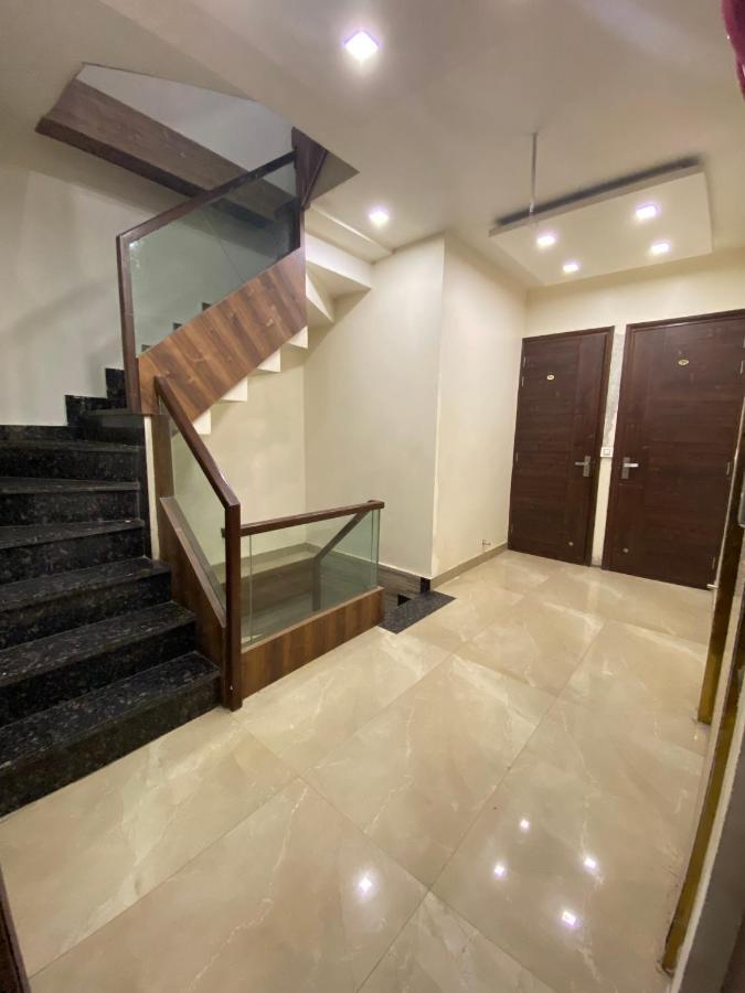 Hotel 56 - 200 Meter From Golden Temple Amritsar Bagian luar foto